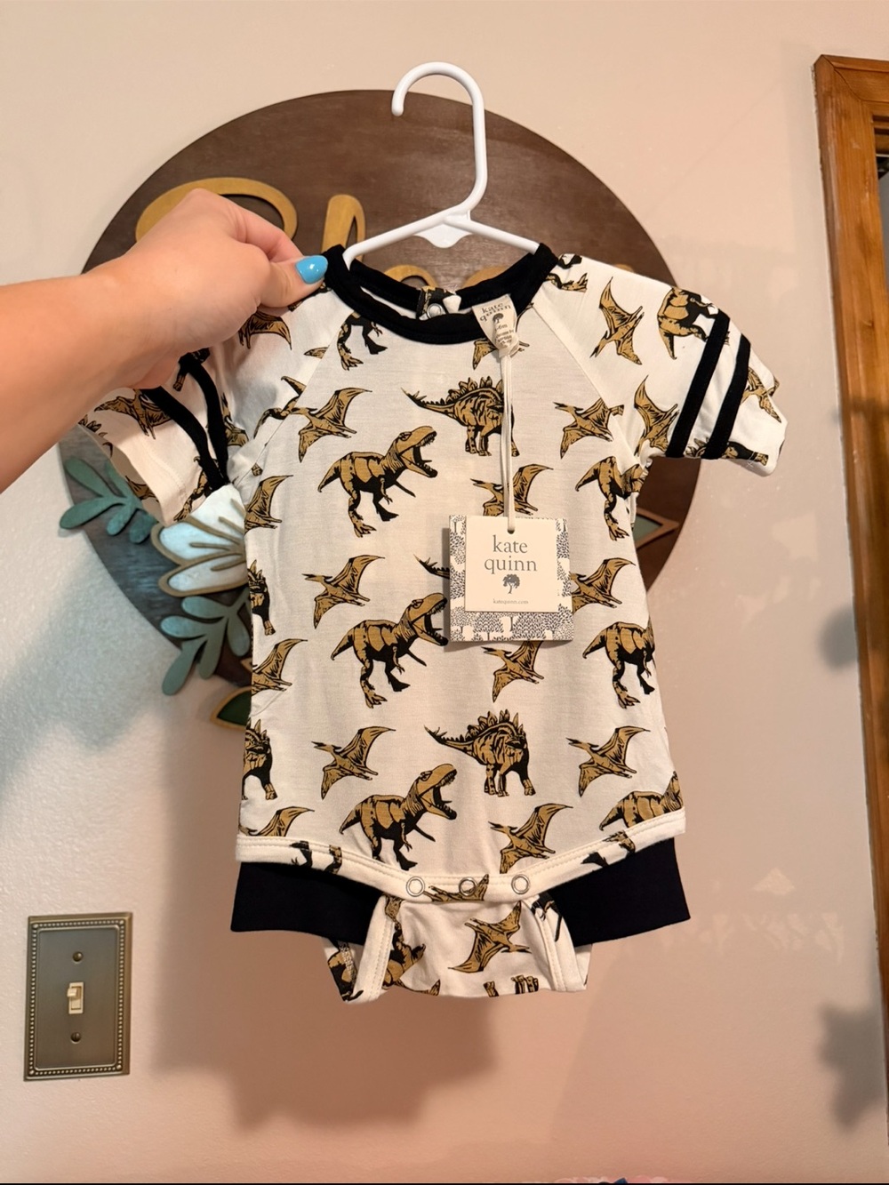 kate quinn Dino & Pterodactyl Graphic Set - gender neural. Full outfit!